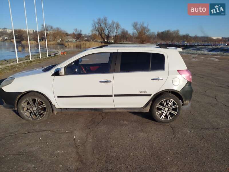 Хэтчбек Geely MK Cross 2013 в Балте фото 3 Хэтчбек Geely MK Cross 2013 в Балте