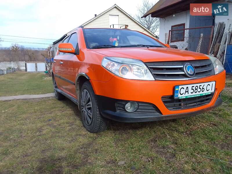 Хэтчбек Geely MK Cross 2013 в Стеблеве