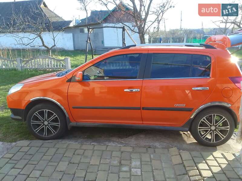 Хэтчбек Geely MK Cross 2013 в Стеблеве