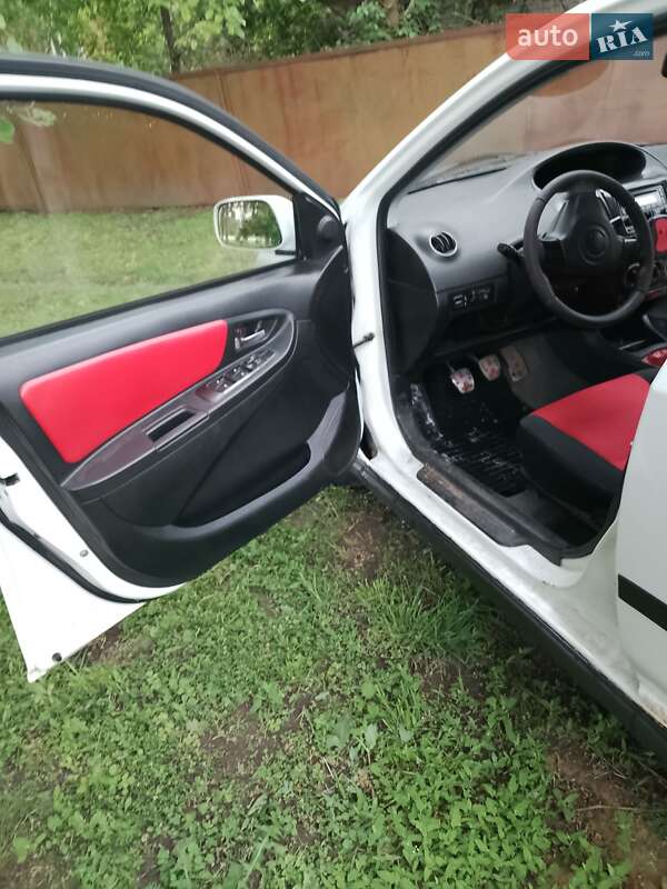 Хэтчбек Geely MK Cross 2014 в Ромнах