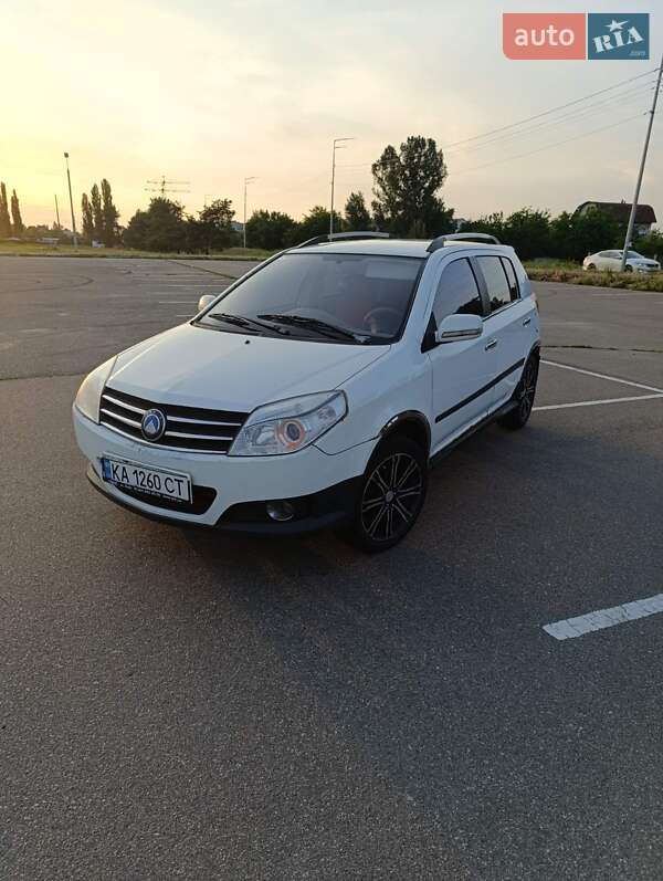Хэтчбек Geely MK Cross 2012 в 