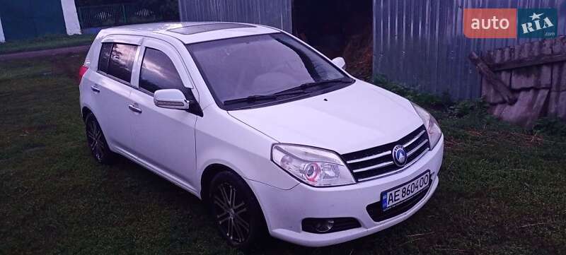 Хэтчбек Geely MK Cross 2011 в Сахновщине