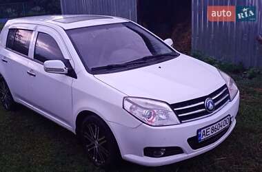 Хэтчбек Geely MK Cross 2011 в 