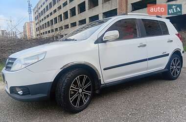 Хэтчбек Geely MK Cross 2012 в 