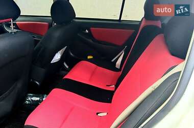 Хэтчбек Geely MK Cross 2012 в 