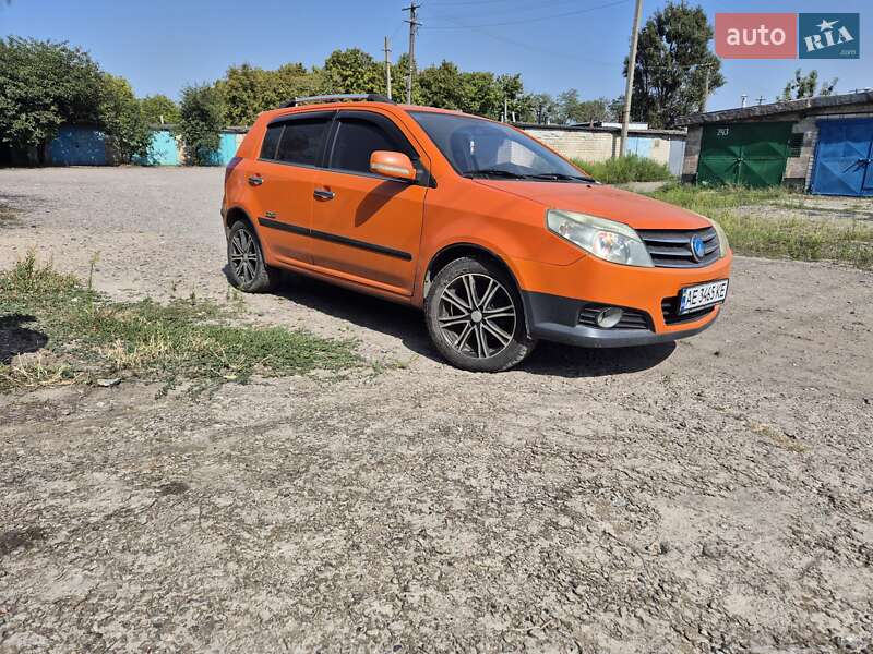 Geely MK Cross 2013