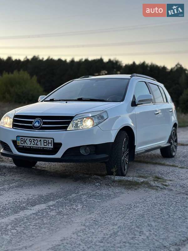 Хэтчбек Geely MK Cross 2013 в Остроге