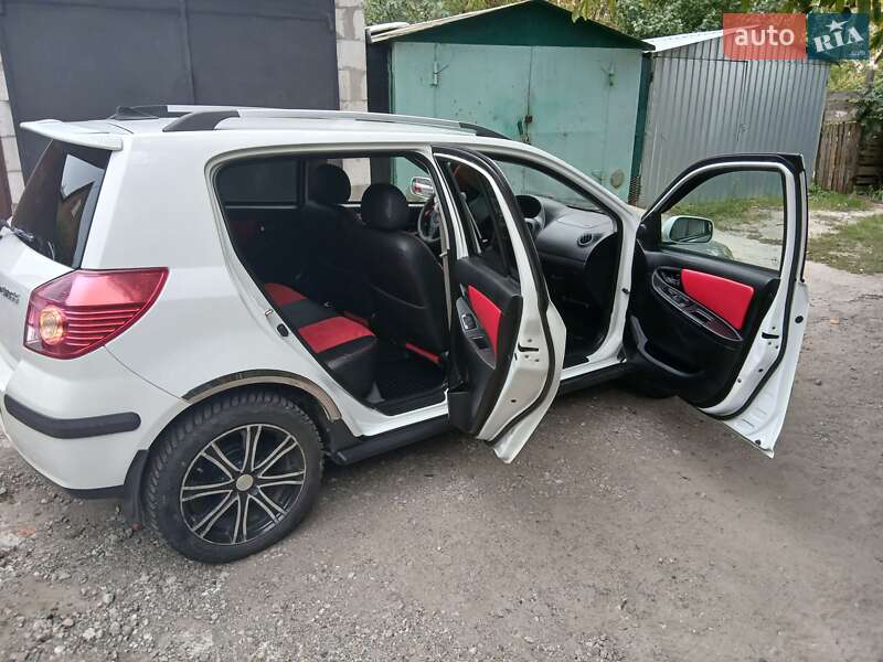 Хэтчбек Geely MK Cross 2014 в Запорожье