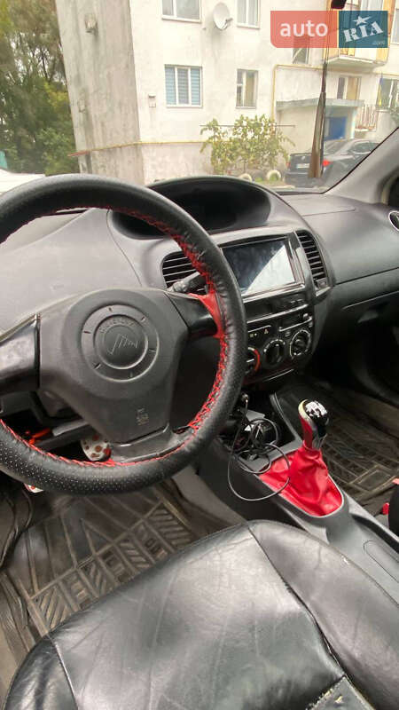 Хетчбек Geely MK Cross 2012 в Димері