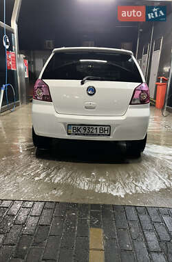 Хетчбек Geely MK Cross 2013 в 