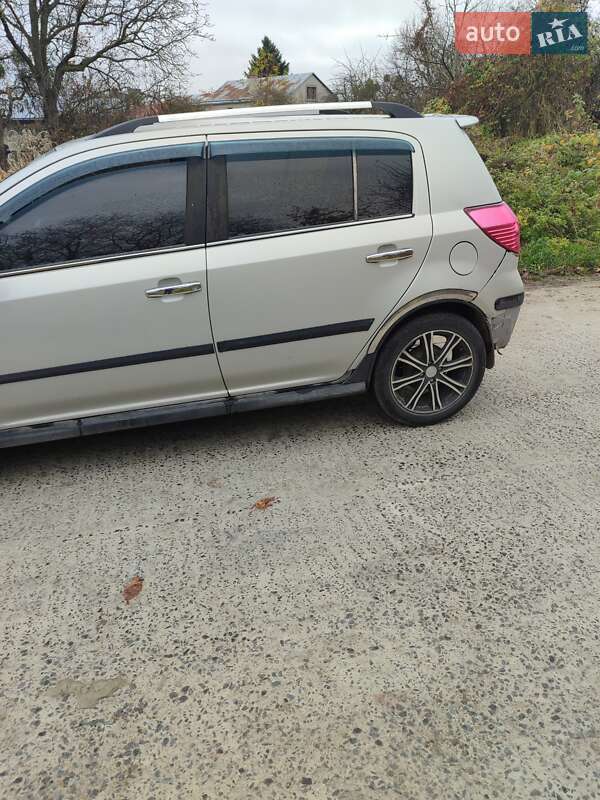 Хетчбек Geely MK Cross 2014 в Львові фото 4 Хетчбек Geely MK Cross 2014 в Львові