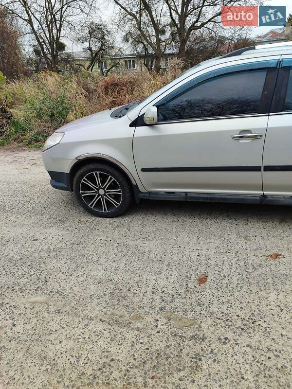 Хетчбек Geely MK Cross 2014 в Львові фото 3 Хетчбек Geely MK Cross 2014 в Львові