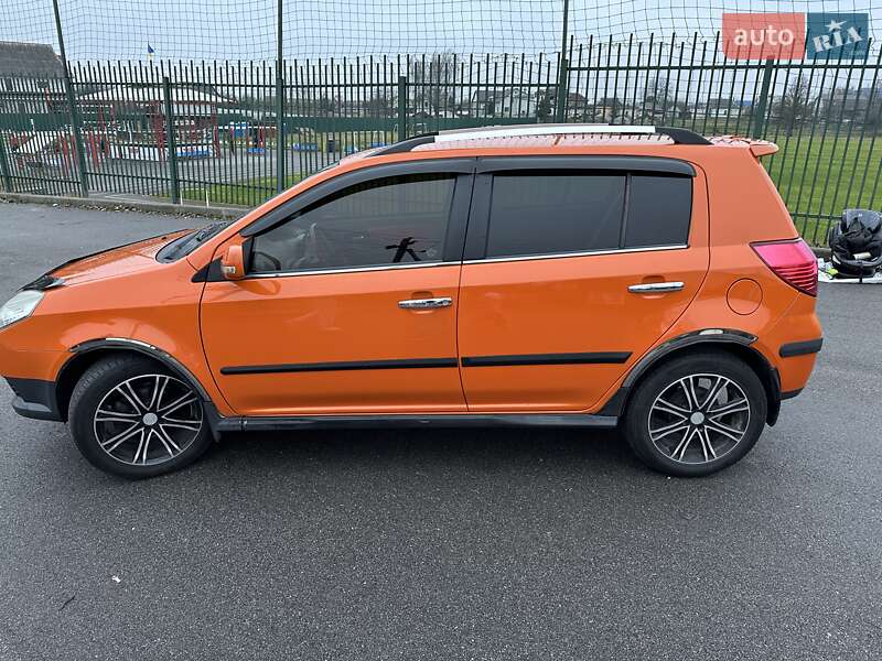 Хетчбек Geely MK Cross 2014 в Києві фото 3 Хетчбек Geely MK Cross 2014 в Києві
