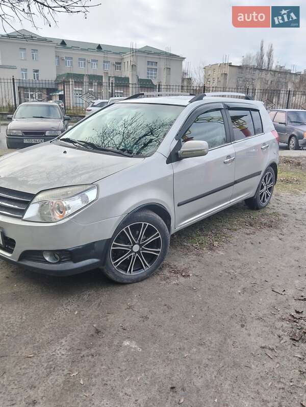 Хэтчбек Geely MK Cross 2013 в Кременчуге фото Хэтчбек Geely MK Cross 2013 в Кременчуге