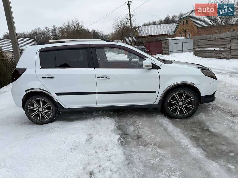 Хэтчбек Geely MK Cross 2014 в Ромнах фото 2 Хэтчбек Geely MK Cross 2014 в Ромнах