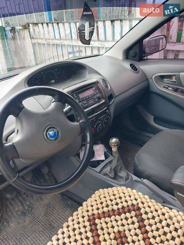 Седан Geely MK 2010 в Емильчине