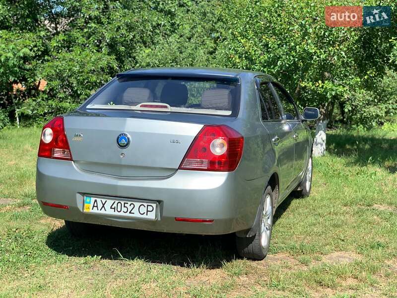 Седан Geely MK 2012 в Валках