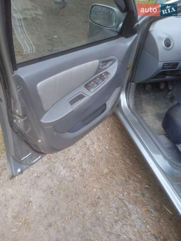 Седан Geely MK 2010 в Львові