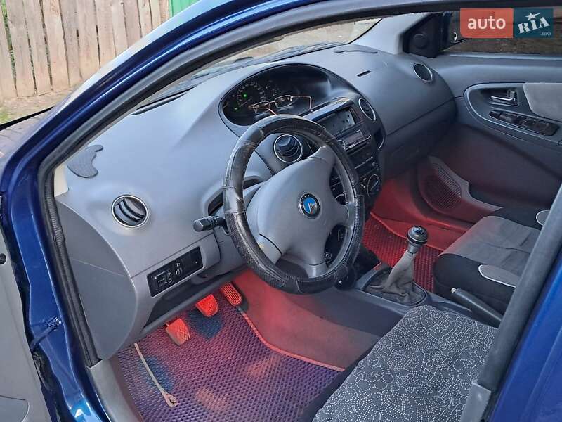 Седан Geely MK 2008 в Дерно