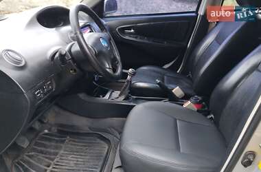 Седан Geely MK 2012 в 