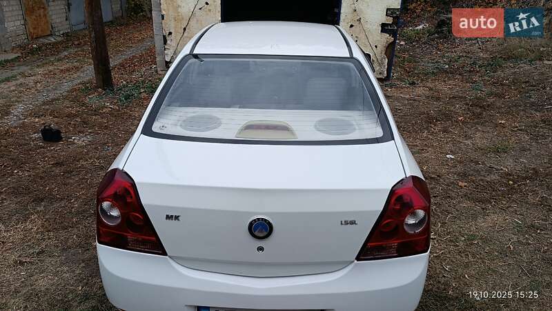 Седан Geely MK 2012 в Синельниковому
