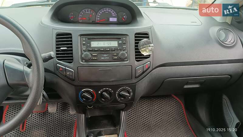 Седан Geely MK 2012 в Синельниковому