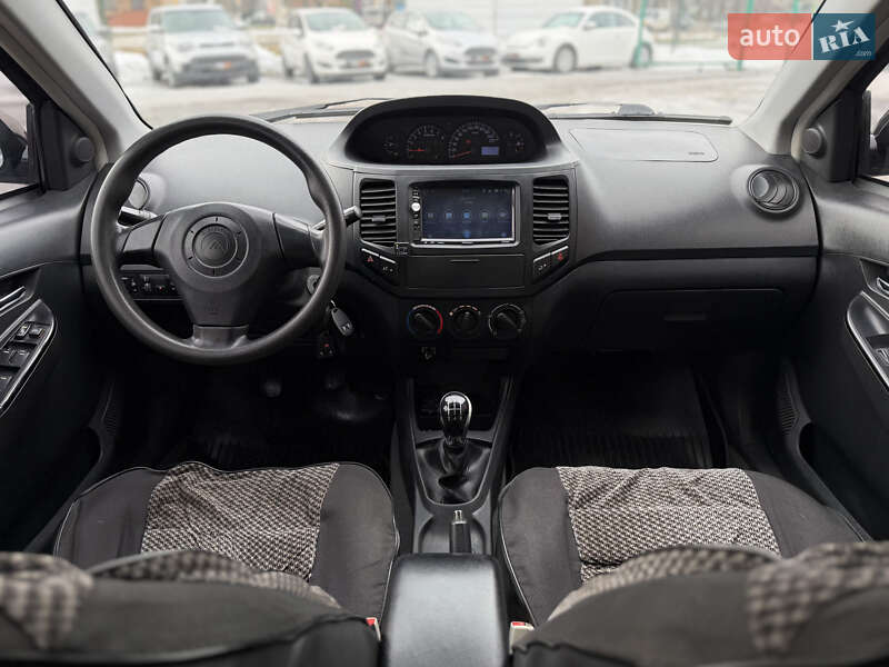 Седан Geely MK 2012 в Шептицькому