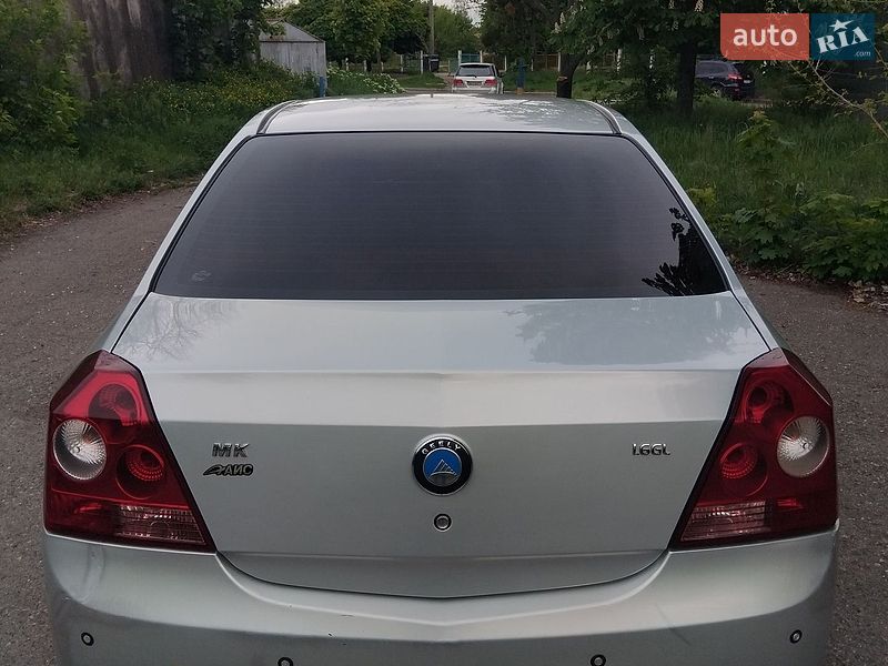 Седан Geely MK 2011 в Смілі