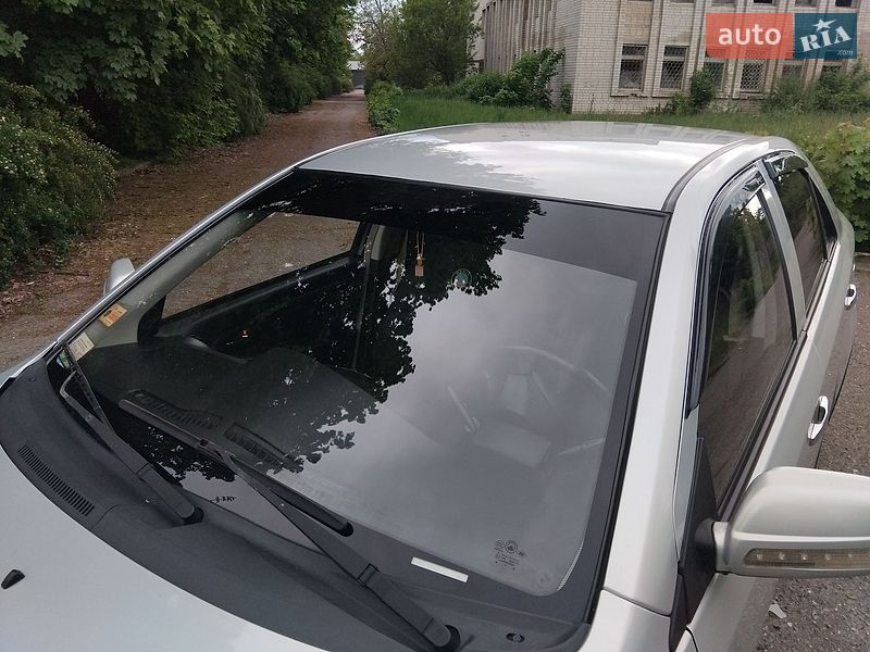 Седан Geely MK 2011 в Смілі