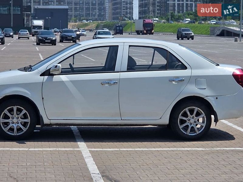 Седан Geely MK 2012 в Буче