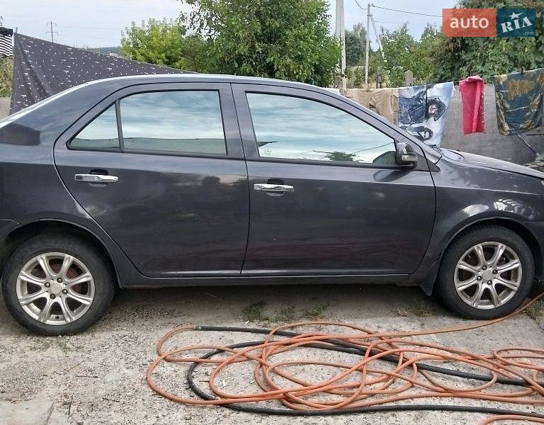 Седан Geely MK 2008 в Бучі