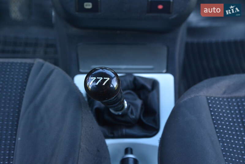 Седан Geely MR 2009 в Заречном