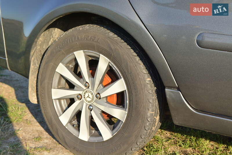 Седан Geely MR 2009 в Заречном