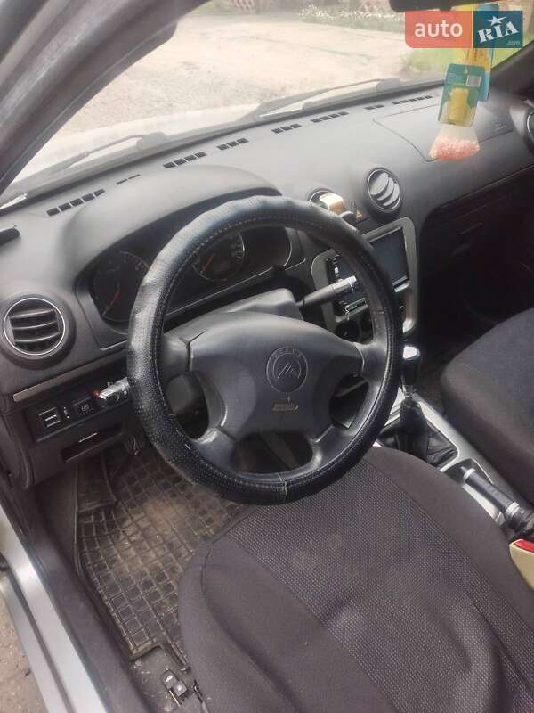 Седан Geely MR 2010 в Вільнянську
