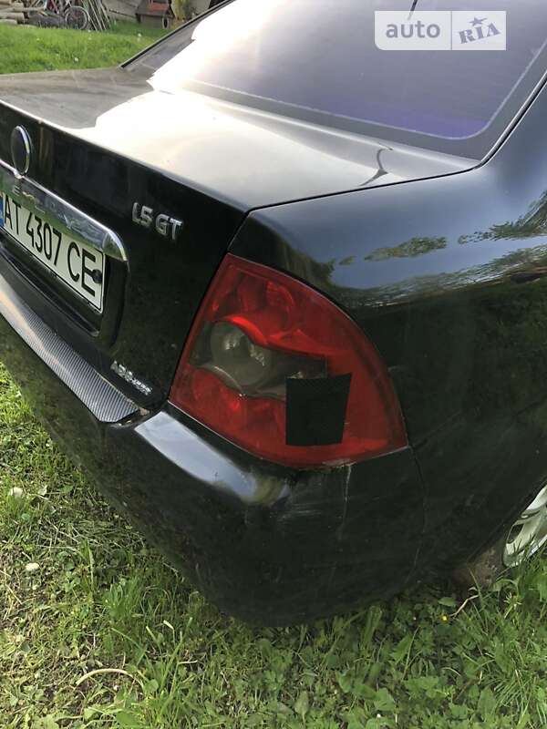 Седан Geely MR 2008 в Долині