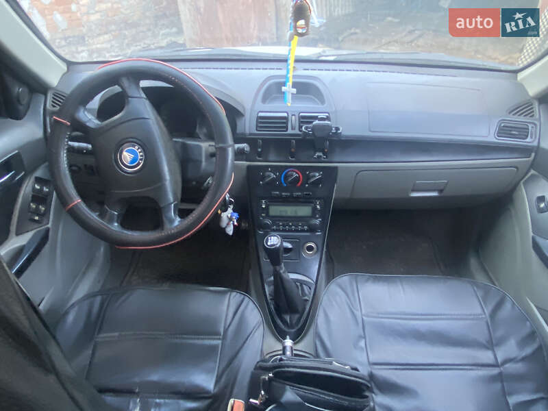 Седан Geely MR 2008 в Долинской