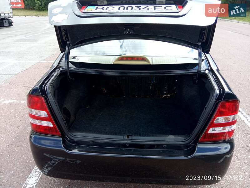 Седан Geely MR 2013 в Львове