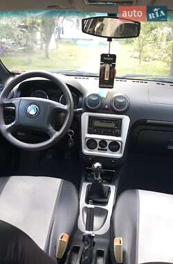 Хэтчбек Geely MR 2009 в 