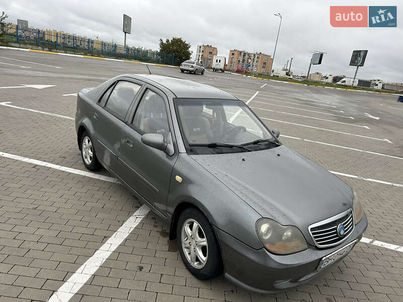 Хэтчбек Geely MR 2008 в Авангарде