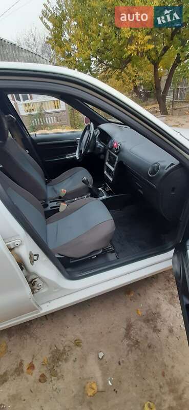 Седан Geely MR 2011 в Чернигове
