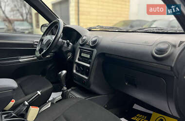 Хэтчбек Geely MR 2011 в 