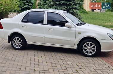Хэтчбек Geely MR 2009 в 