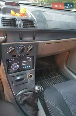 Хэтчбек Geely MR 2007 в 
