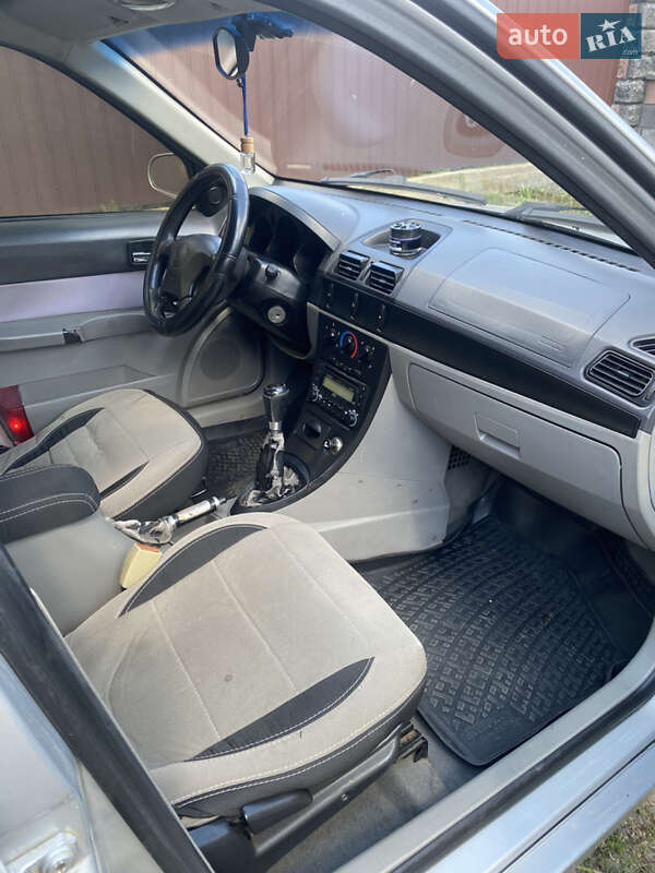 Хэтчбек Geely MR 2008 в Тучине