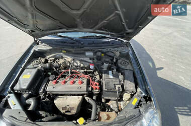Хэтчбек Geely MR 2010 в 