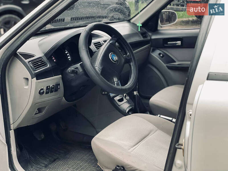 Хэтчбек Geely MR 2008 в Ивано-Франковске