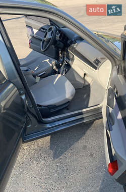 Хэтчбек Geely MR 2007 в 