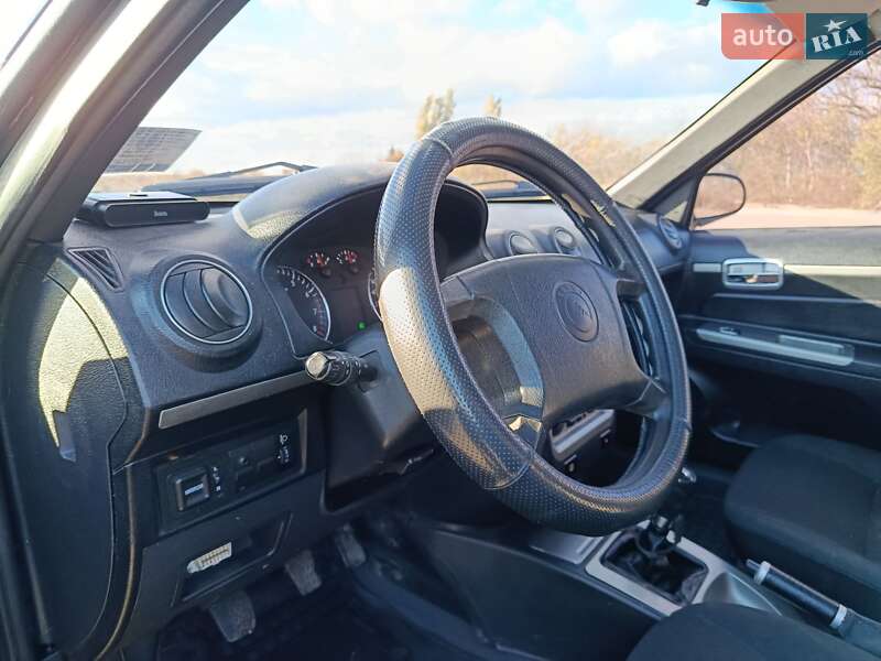 Седан Geely MR 2011 в Лановцах