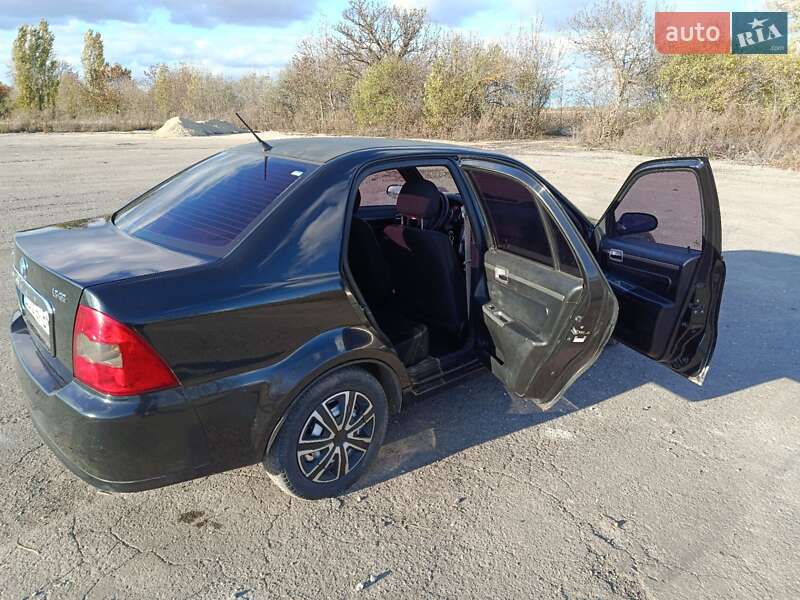 Седан Geely MR 2011 в Лановцах