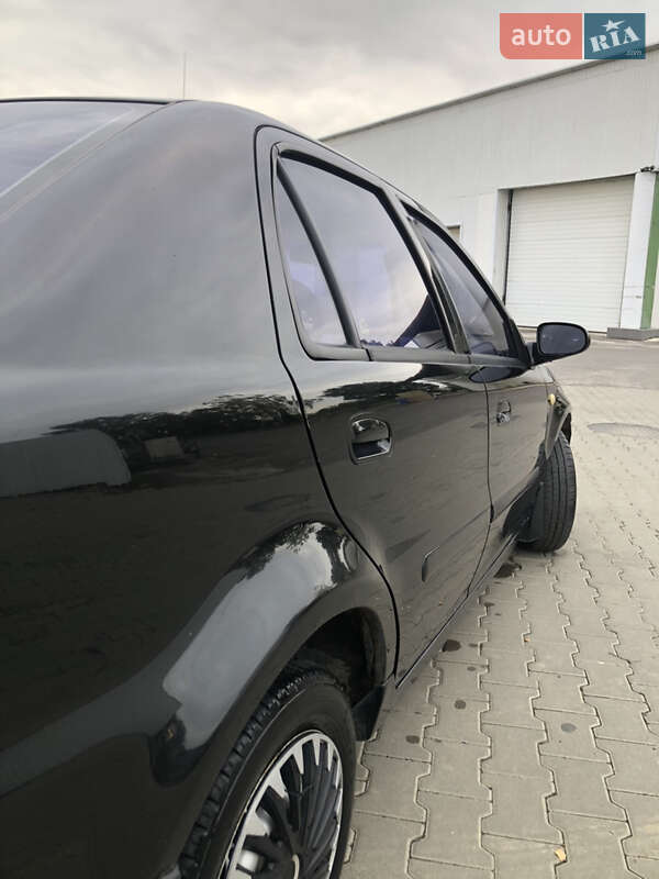 Хэтчбек Geely MR 2008 в Виноградове